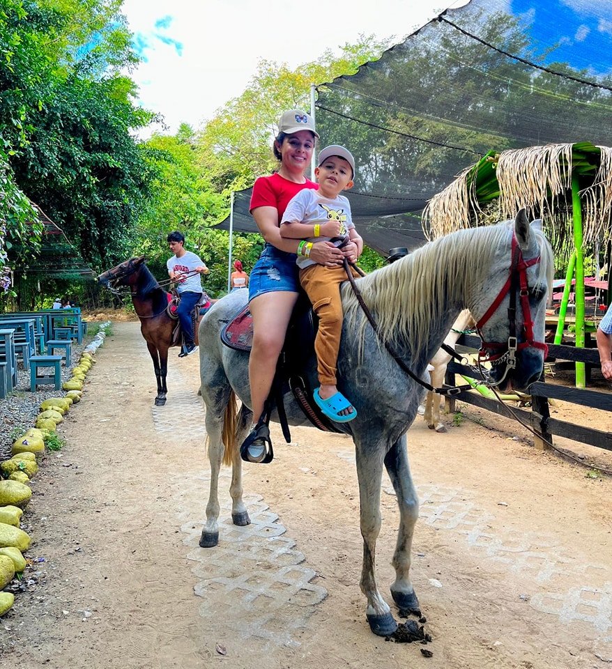 planfamiliarneiva-cabalgata-turismoneiva-cimarronagroturistico
